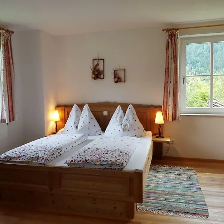 בית חווה Biobauernhof Schoettelbauer *